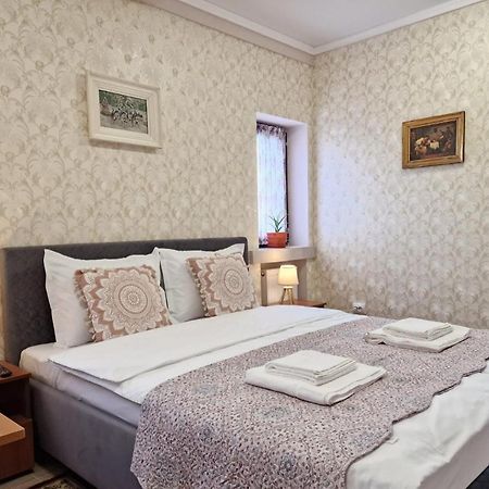 Laroka House Arty And Cosy Studio Universitate Center บูคาเรสต์ ภายนอก รูปภาพ