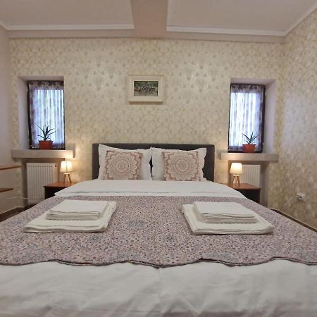 Laroka House Arty And Cosy Studio Universitate Center บูคาเรสต์ ภายนอก รูปภาพ