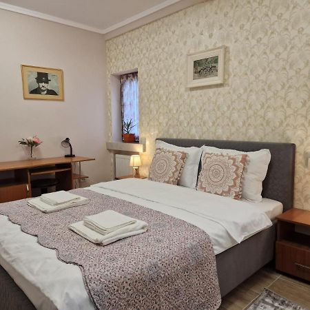 Laroka House Arty And Cosy Studio Universitate Center บูคาเรสต์ ภายนอก รูปภาพ