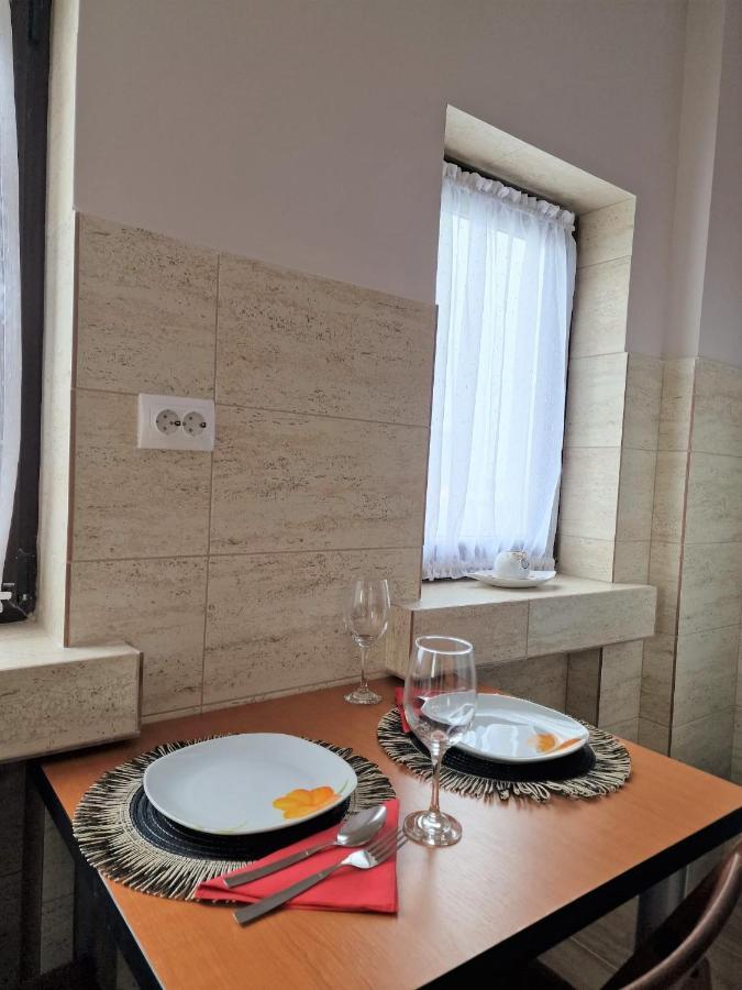 Laroka House Arty And Cosy Studio Universitate Center บูคาเรสต์ ภายนอก รูปภาพ